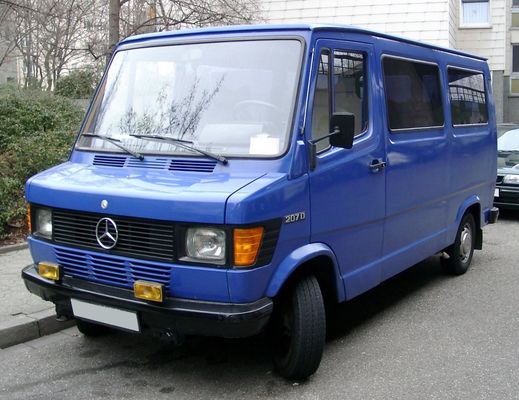0008209261 đèn pha
