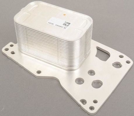 11428507626 Bộ phận động cơ BMW Máy làm mát dầu