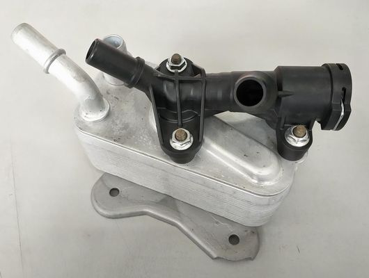 17217800408 Bộ phận động cơ BMW Máy làm mát dầu