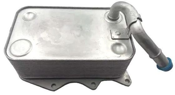 057117021P Bộ phận động cơ Máy làm mát dầu cho AUDI A8, PORSCHE Cayenne, VW TOUAREG