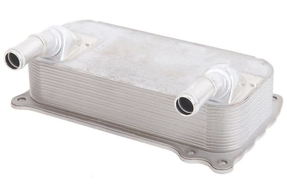 9A110745010 Các bộ phận động cơ Máy làm mát dầu