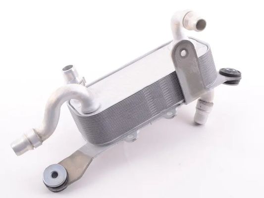 17217628058 Bộ phận động cơ Máy làm mát dầu